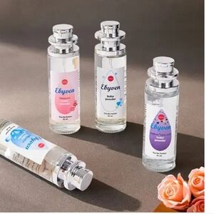 WOMENS SMELL GOODS..